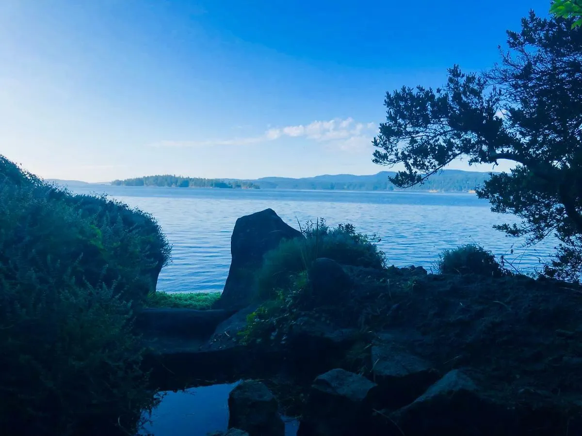 ** Bed & Breakfast Serenity By The Sea Retreats Montague Harbour Canada