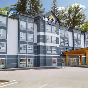 Microtel & By Wyndham Oyster Bay Hotel